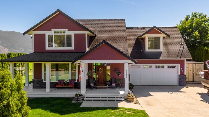 Property Photo: 4537 Lansdowne Road BC V0E 1B8
