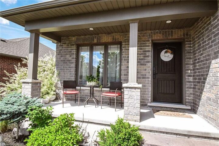 Property Photo: 295 Courtland Street ON N4B 0A7