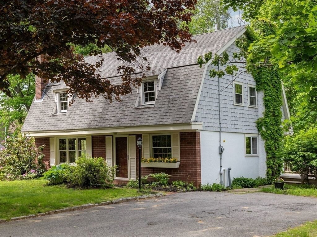 Property Photo:  2 North Street  MA 01860 