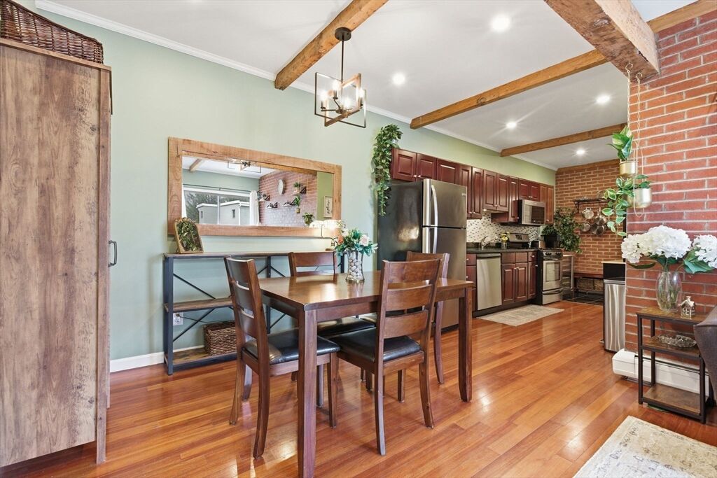 Property Photo:  37 Hosmer Street 11  MA 01752 