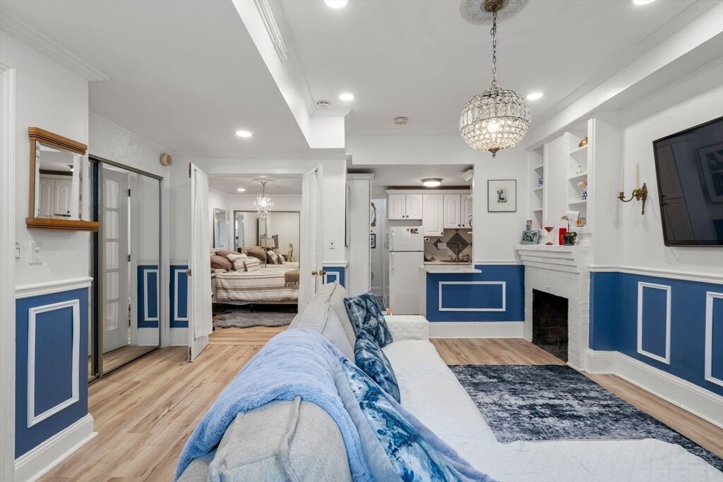Property Photo:  171 Beacon St B2  MA 02116 