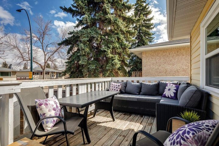 Photo de la propriété: 7417 24 Street SE AB T2C 0Y7