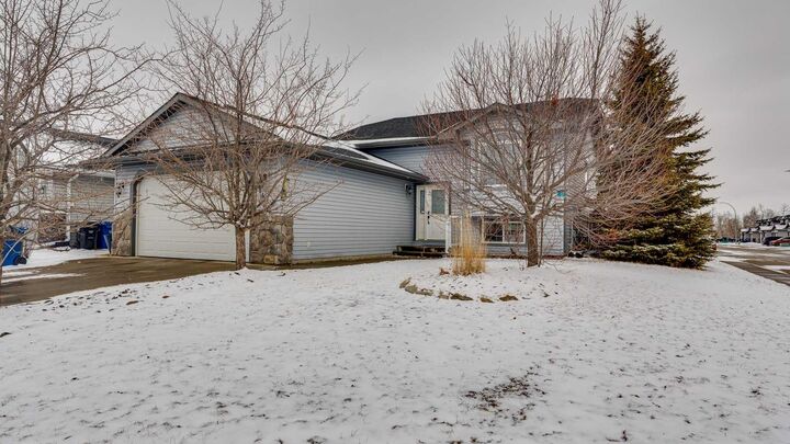 Property Photo:  42 Eastpointe  AB T4M 0G6 