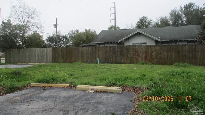 Property Photo:  429 S Navy Blvd  FL 32507 