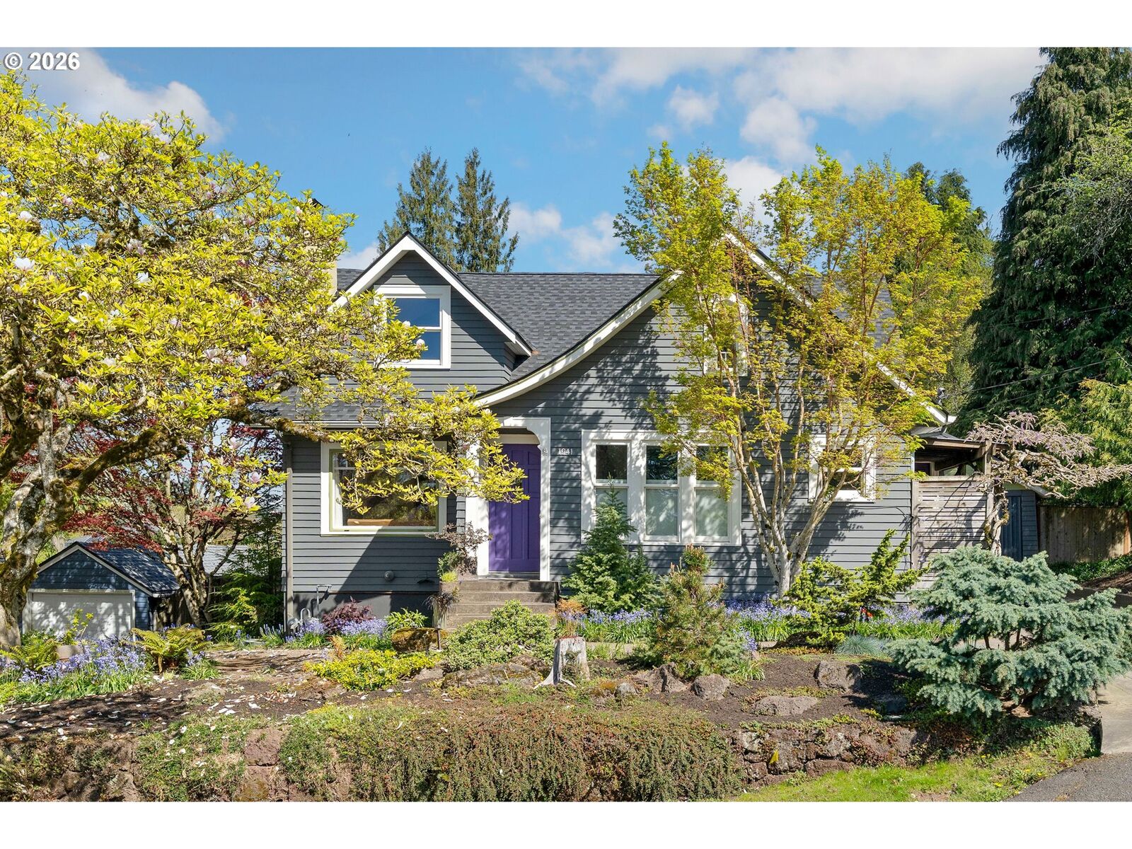 Property Photo:  1941 SW Canby St  OR 97219 