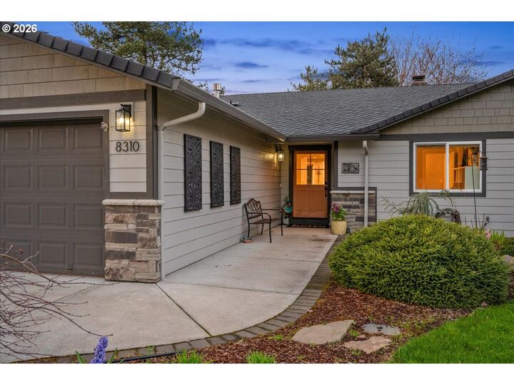 Property Photo:  8310 NE 71st St  WA 98662 