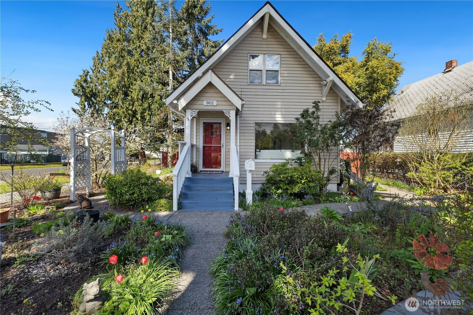Property Photo:  901 E Morton Street  WA 98404 
