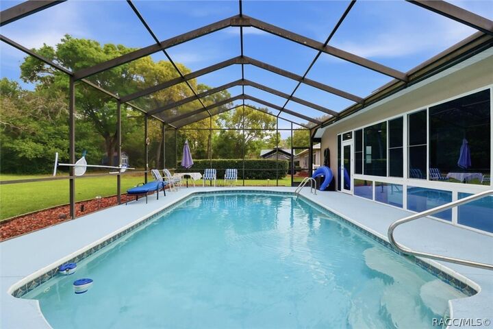 Property Photo:  30 Pine Street  FL 34446 