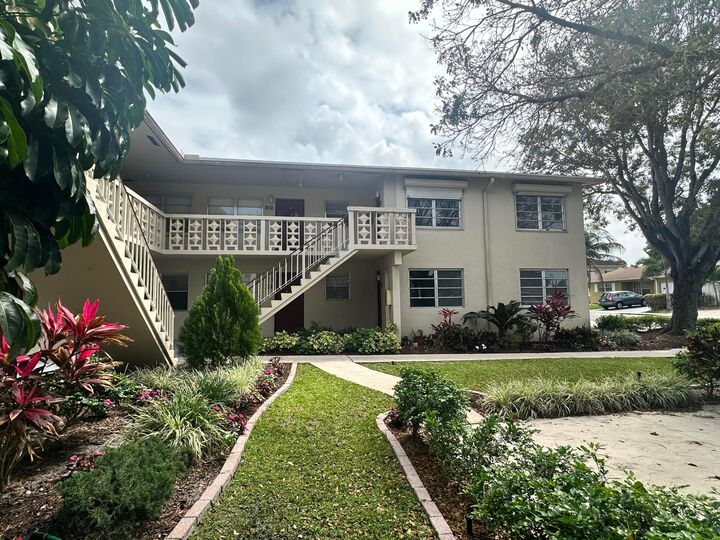 Property Photo:  606 S C Street 201  FL 33460 