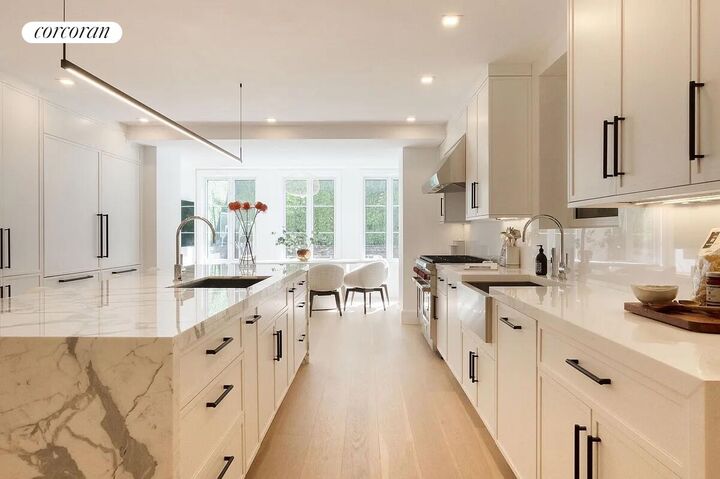 Property Photo:  120 E 78th Street  NY 10075 