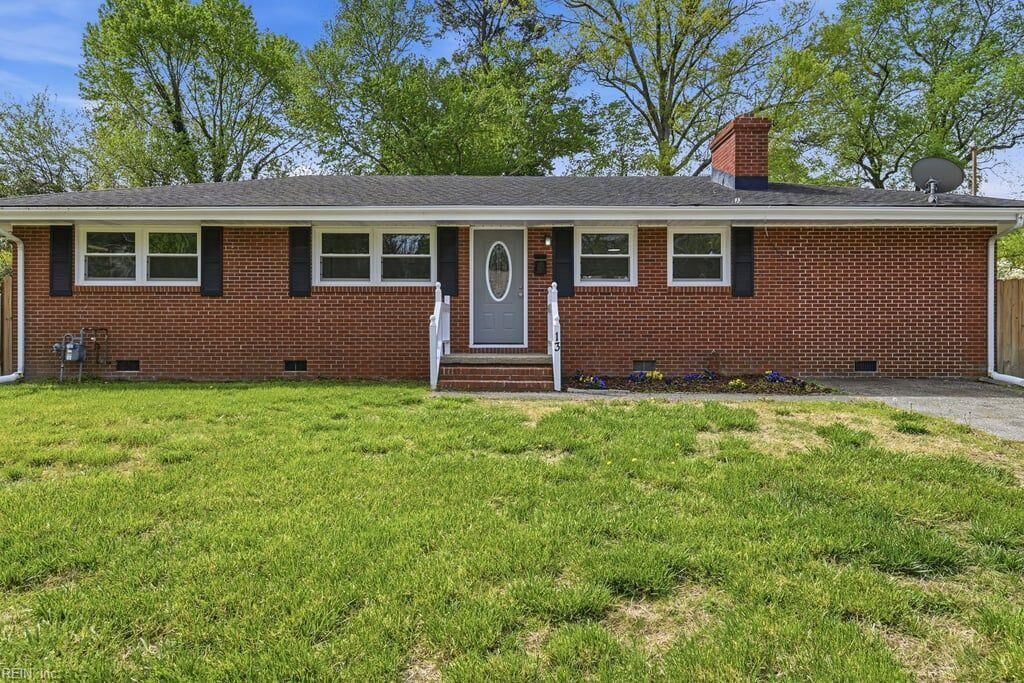 Property Photo:  13 Boxwood Ln  VA 23602 