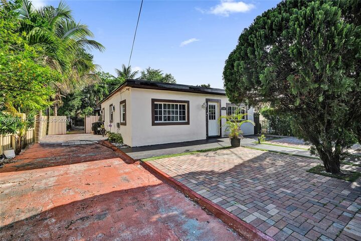 Property Photo:  2158 NW 100th St  FL 33147 