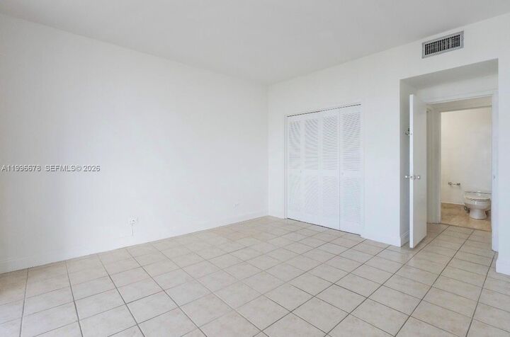 Property Photo:  700 Biltmore Way 1004  FL 33134 