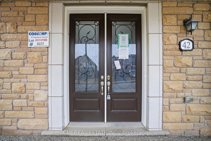 Property Photo: 42 Valleybrook Crescent ON L7C 4C5