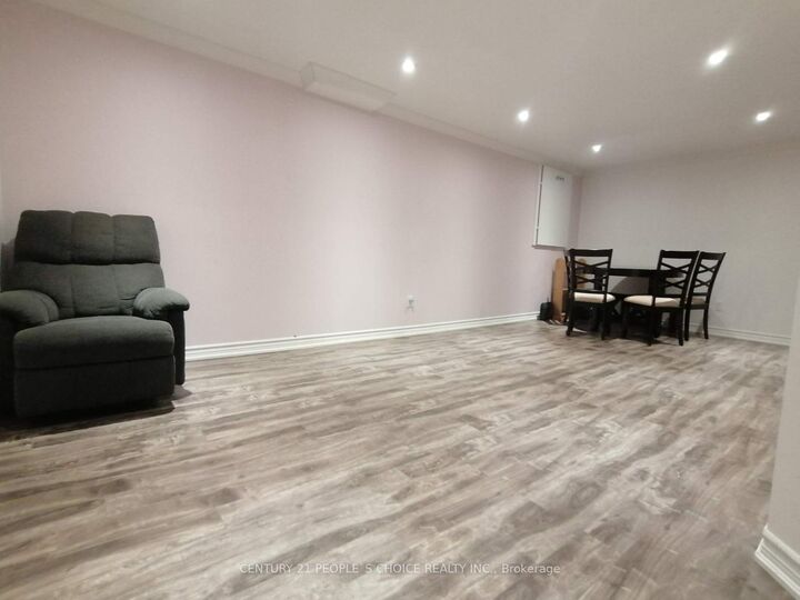 Photo de la propriété:  115 McMurchy Avenue S Bsmt  ON L6Y 1Z1 