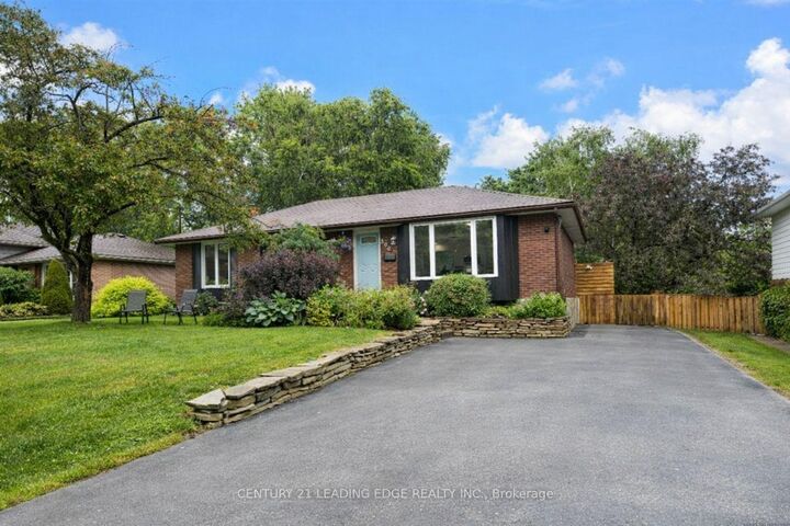 Photo de la propriété:  306 Lindan (Room 3) Avenue  ON K9L 1K6 