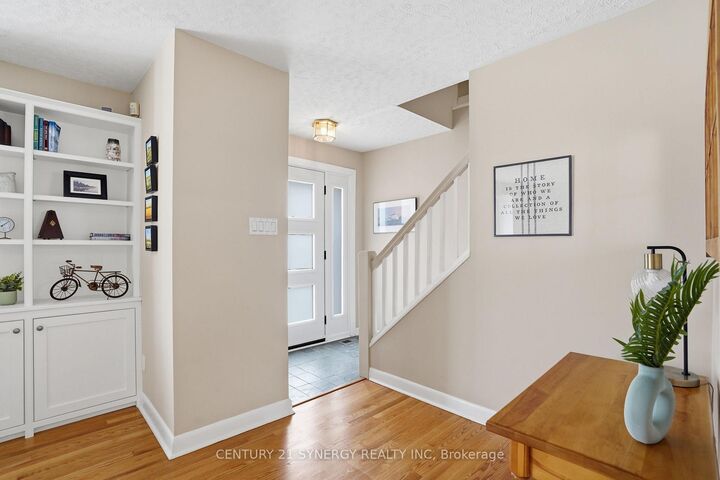 Photo de la propriété:  1298 Woodside Drive  ON K2C 2G9 