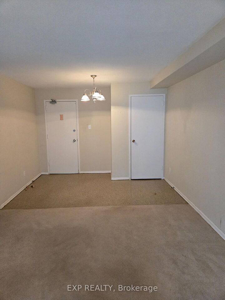 Property Photo: 633 Barber Avenue N 1 ON N4W 1S4