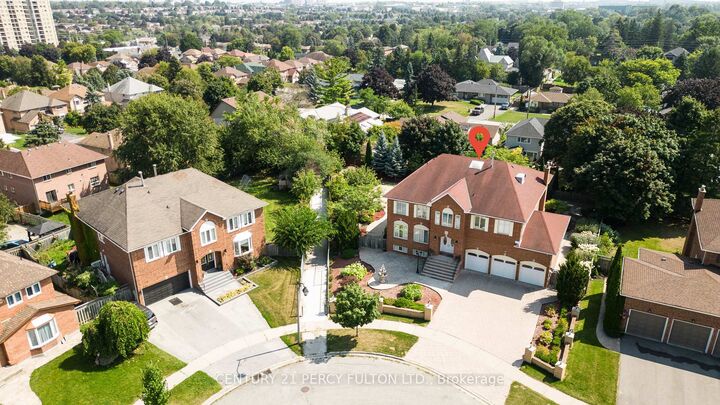 Photo de la propriété:  23 Leah Crescent  ON L1T 3J2 