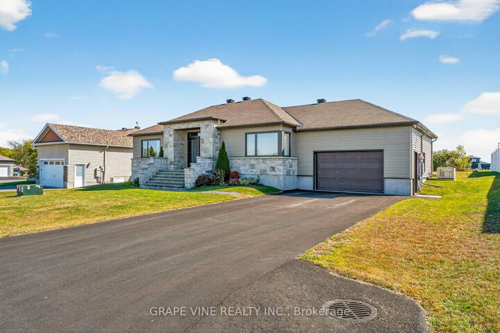 Property Photo: 18 Calco Crescent ON K0C 1W0