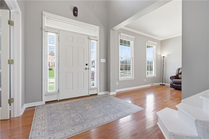 Property Photo:  907 Gregory Ct  PA 16066 