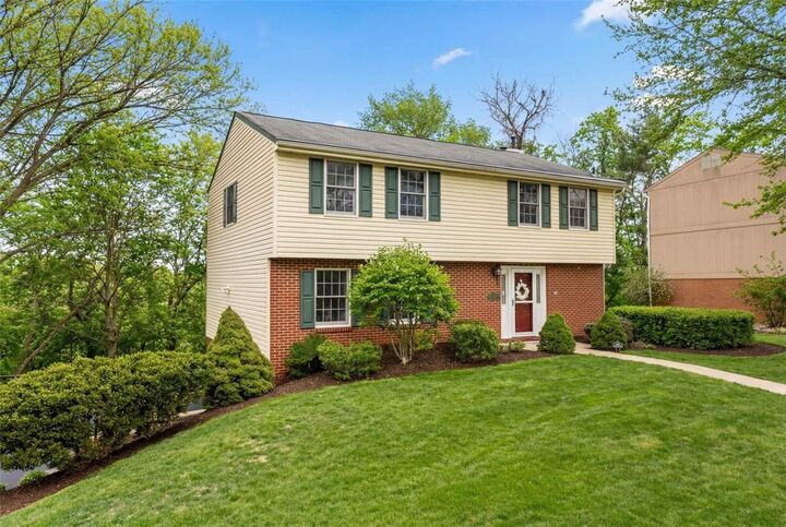 Property Photo:  9044 Woodview Drive  PA 15237 