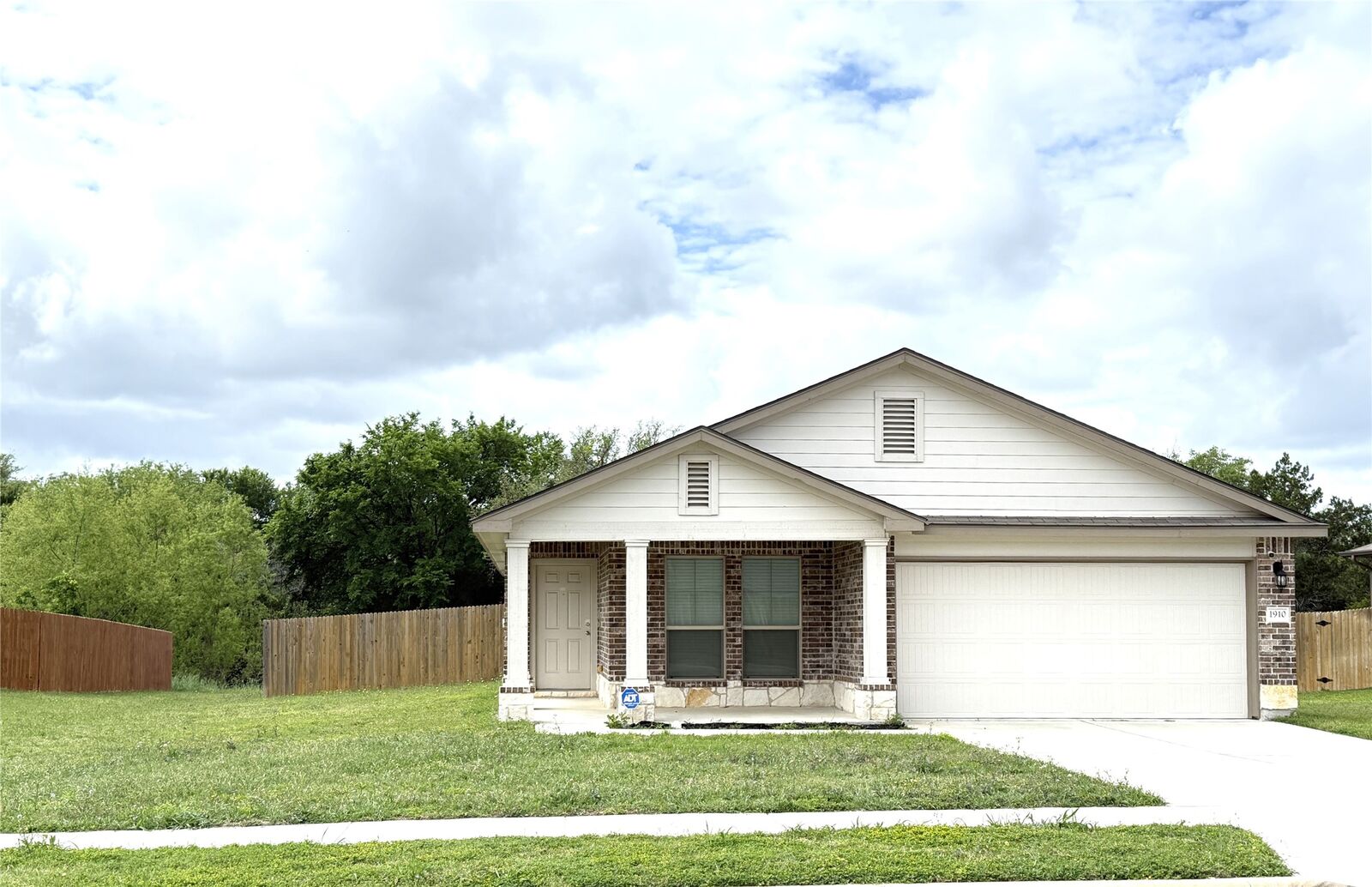 Property Photo: 1910 Bee Creek Loop TX 76522