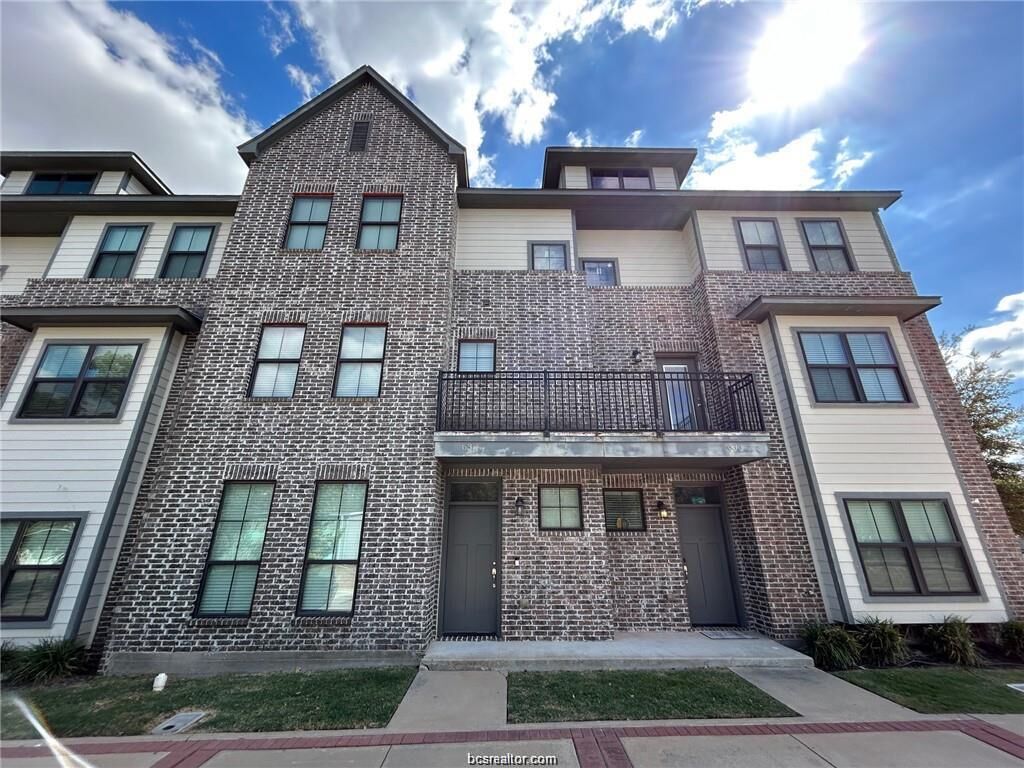 Property Photo:  632 Clay  TX 77801 
