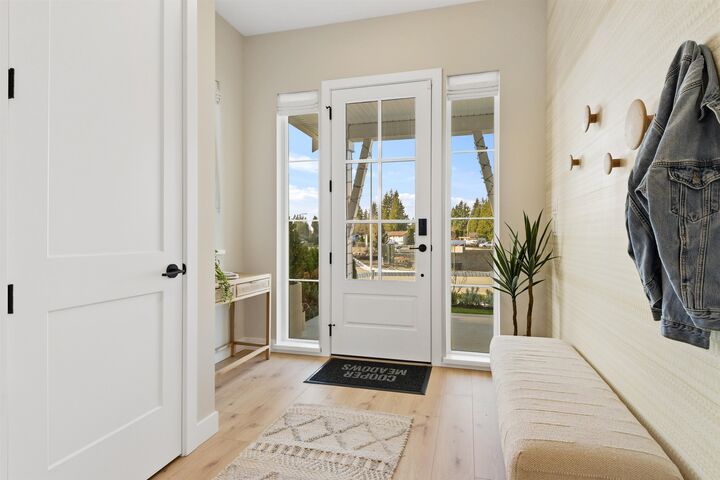 Property Photo: 34705 Somerset Avenue BC V2S 0P5