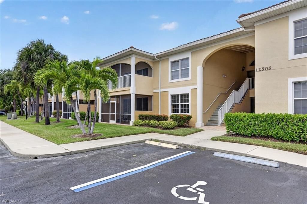 Property Photo:  12505 McGregor Blvd 113  FL 33919 