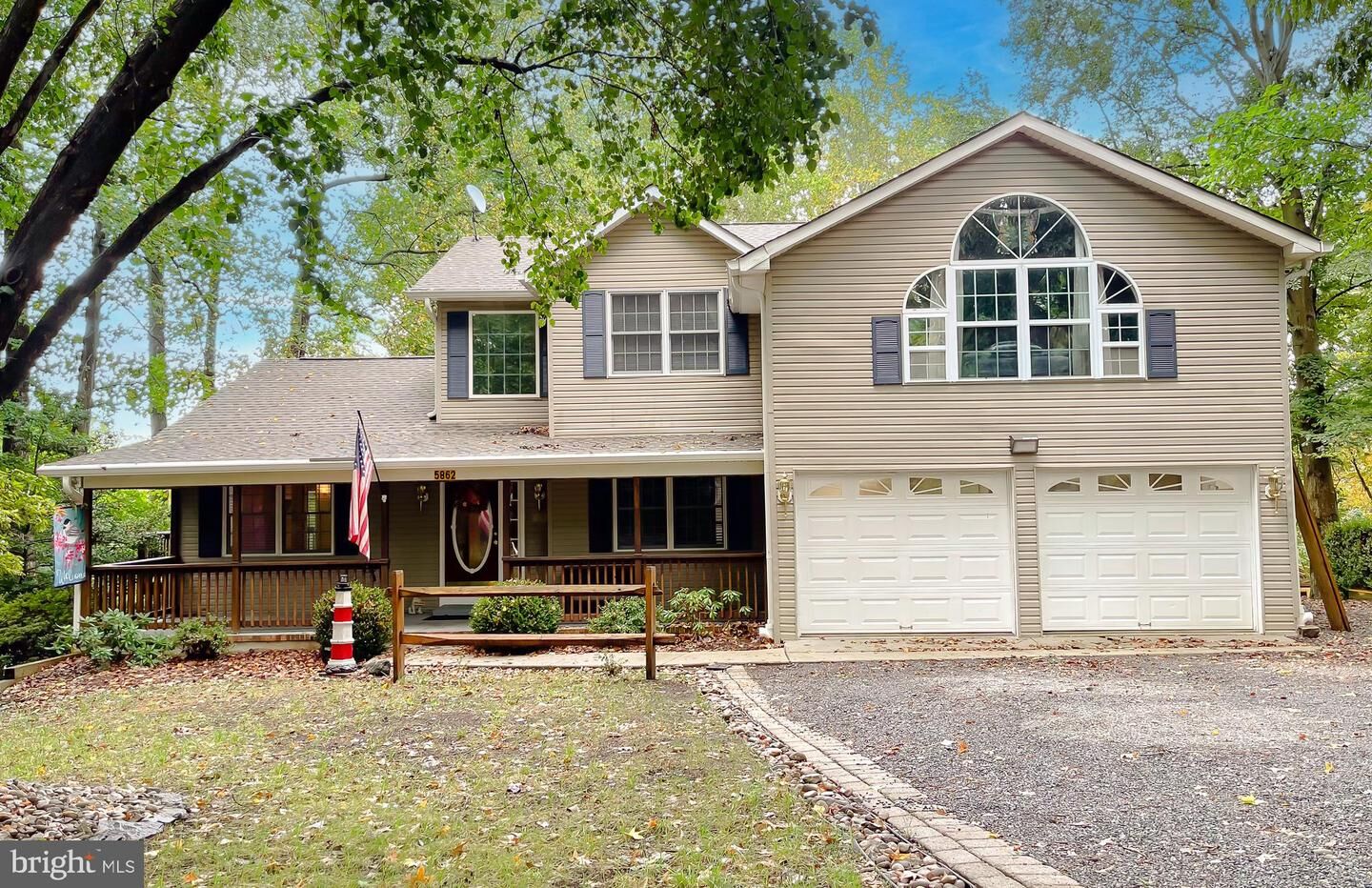 Property Photo: 5862 Magnolia Circle MD 20685