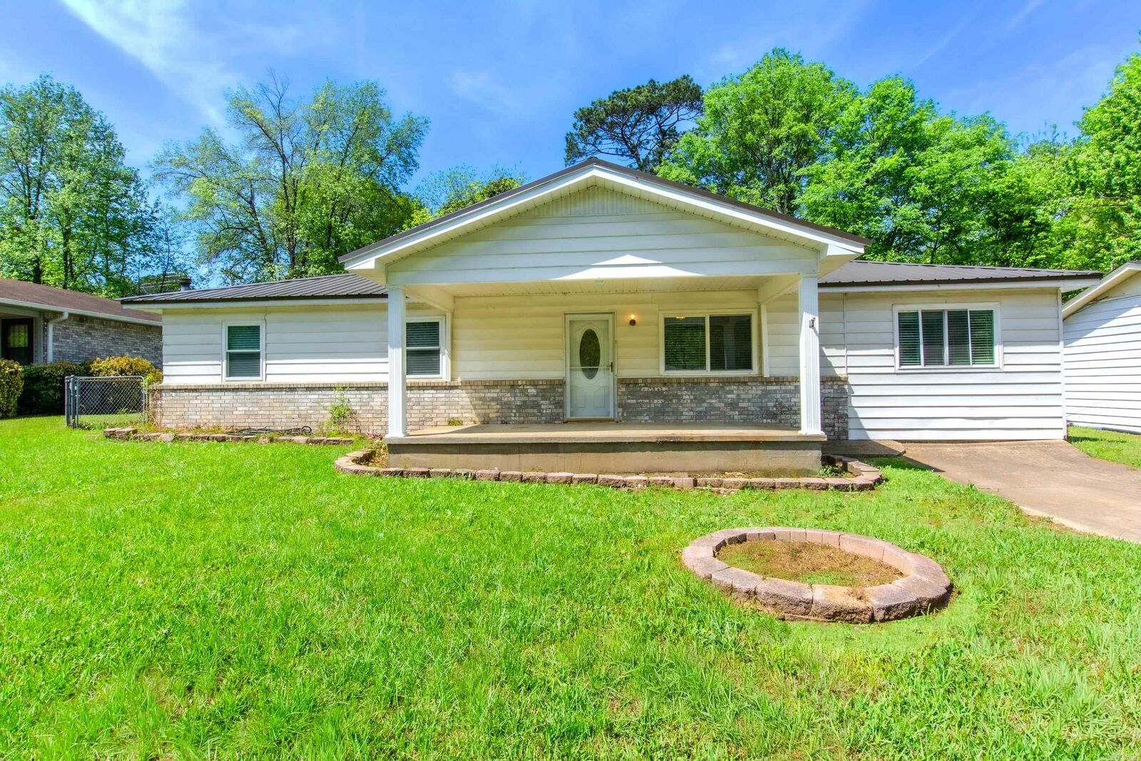 Property Photo:  2616 Meadow Lane  AR 72015 