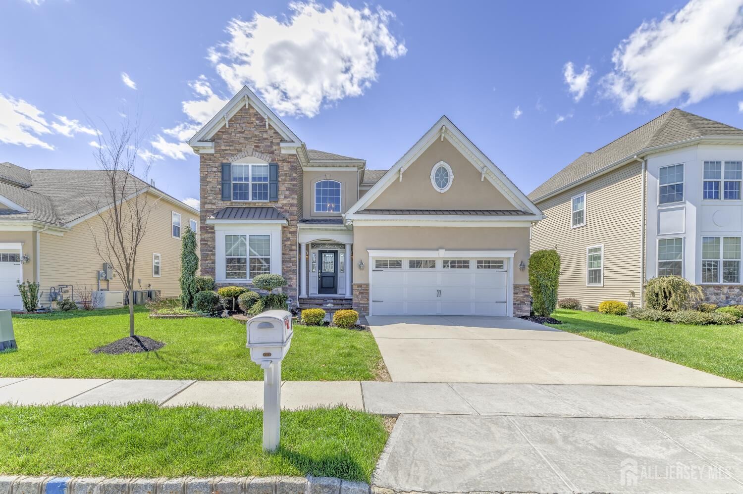 Property Photo:  6 Michelangelo Drive  NJ 08852 