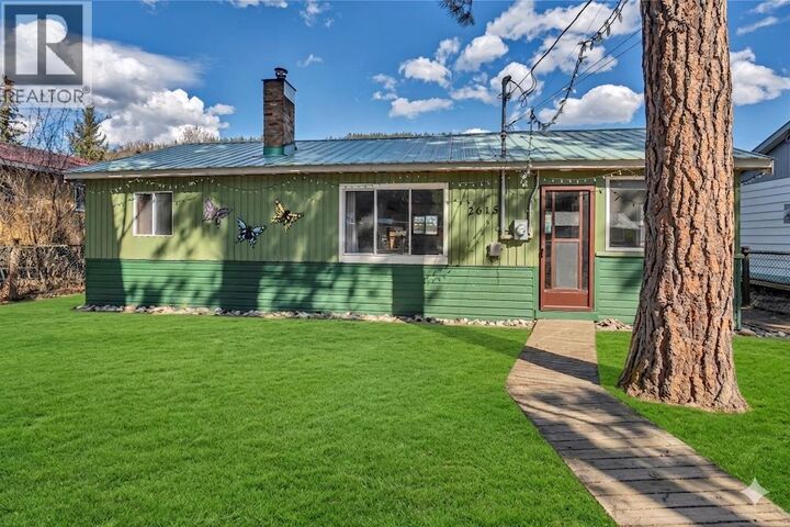 2615 Nicola Avenue — photo 1