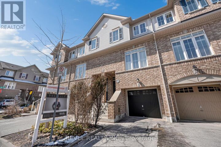 Property Photo:  39 Martinworth Lane  ON L1Z 0L1 