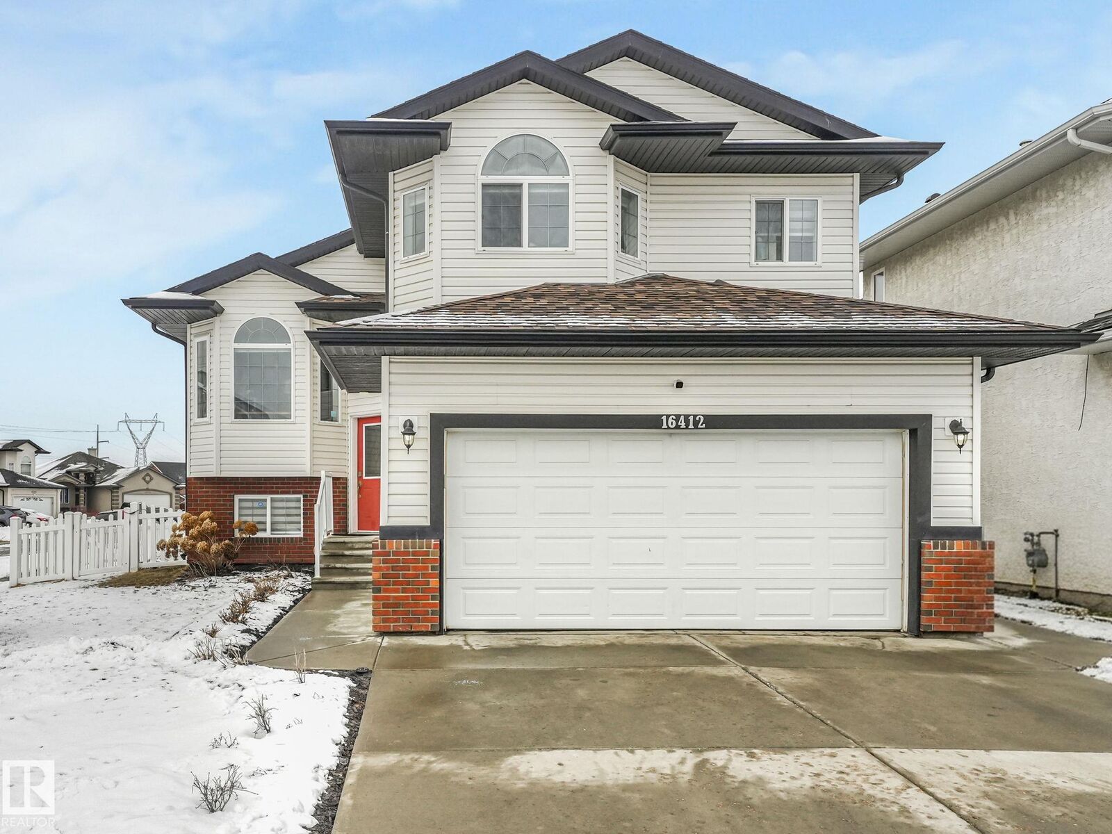 Photo de la propriété:  16412 61 Street NW  AB T5Y 0A7 