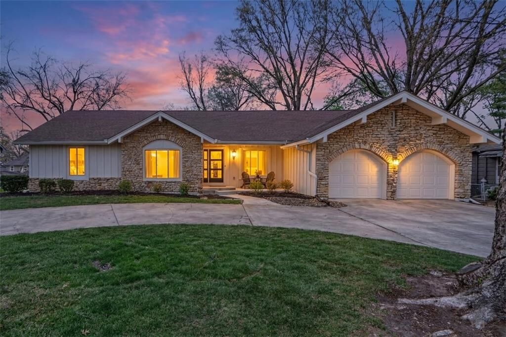 Property Photo:  7616 W 98th Terrace  KS 66212 