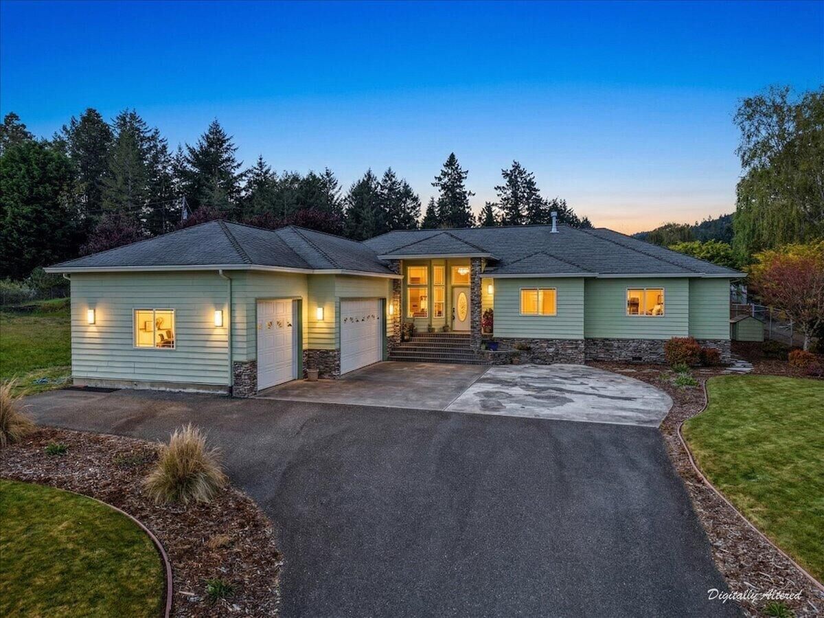 Property Photo: 1163 Elizabeth Barcus Way CA 95540