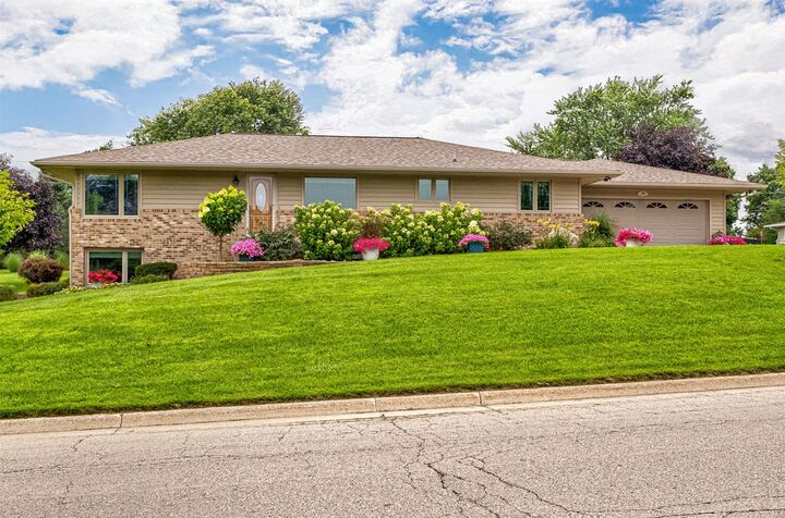 Property Photo: 408 1st Avenue N IA 50247