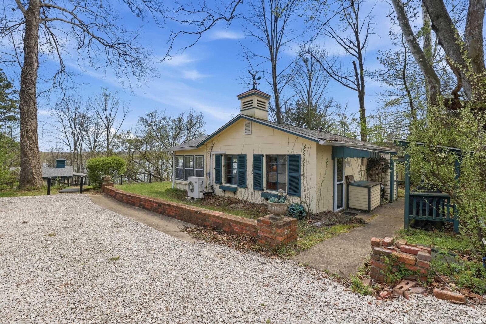 Property Photo:  8110 N Lakewood Drive  IN 47468 