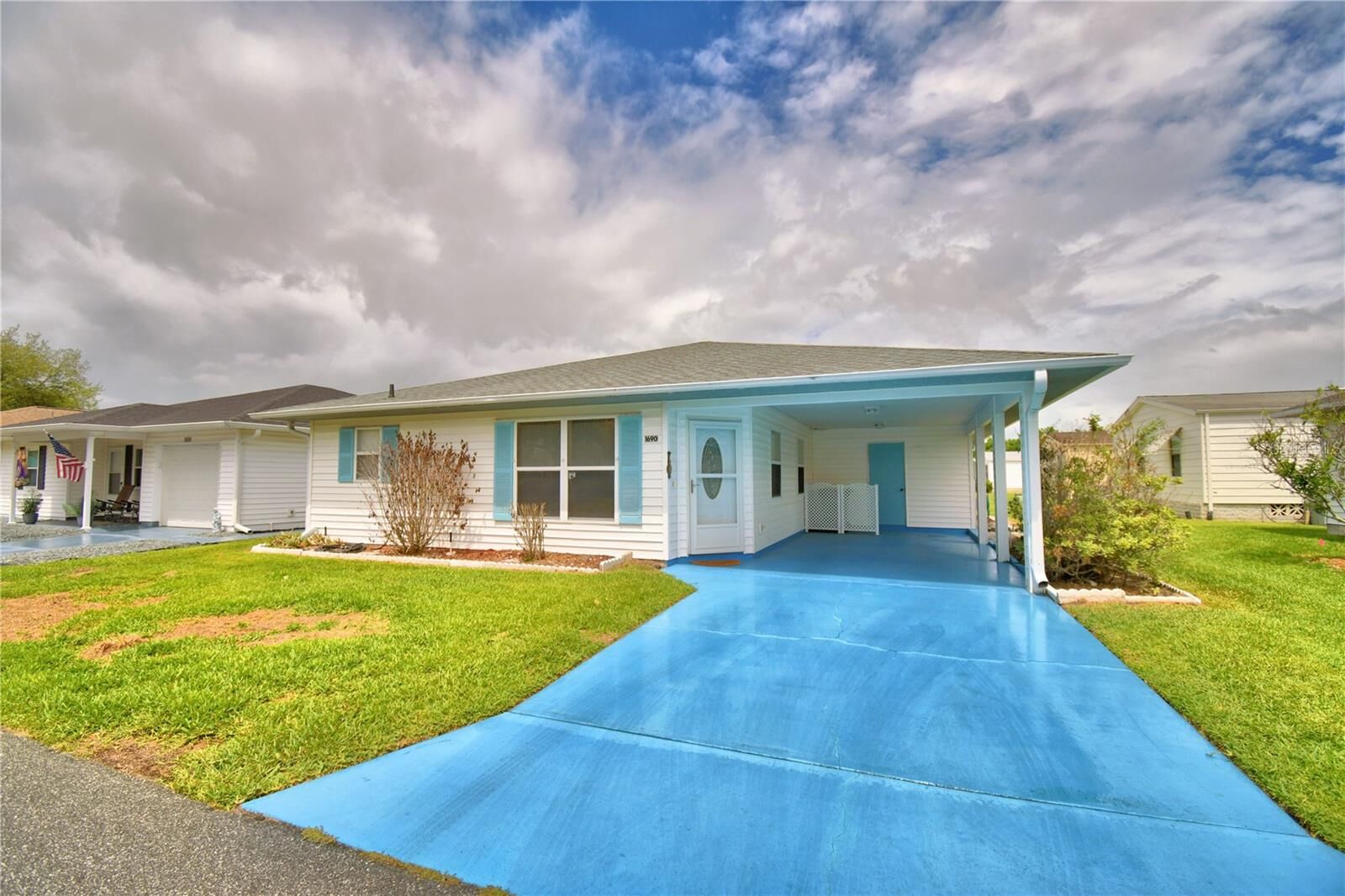 Property Photo:  1690 Colonnades Circle N  FL 33811 
