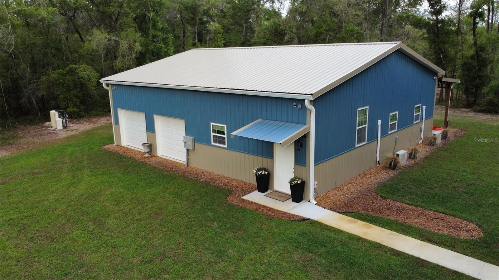 Property Photo:  1133 SE 81st Place  FL 32693 