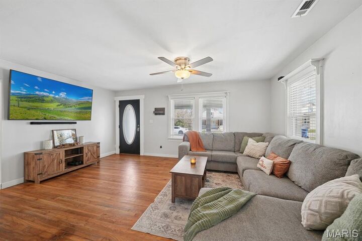 Property Photo:  404 E Lakeview Drive  MO 63383 