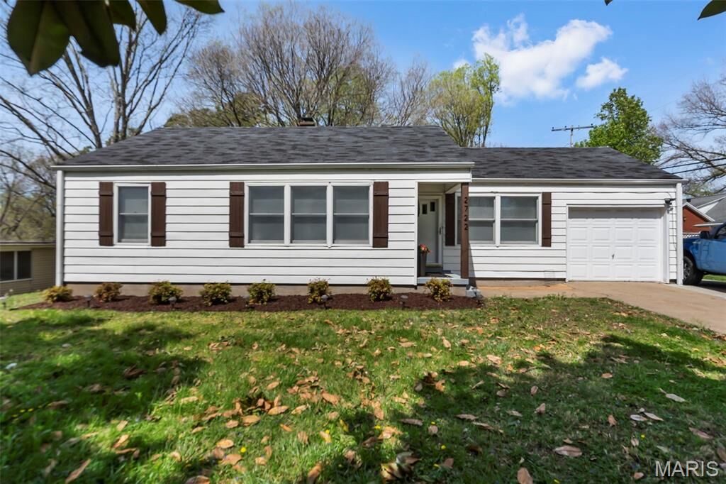 Property Photo:  2722 Chrysler Street  MO 63701 