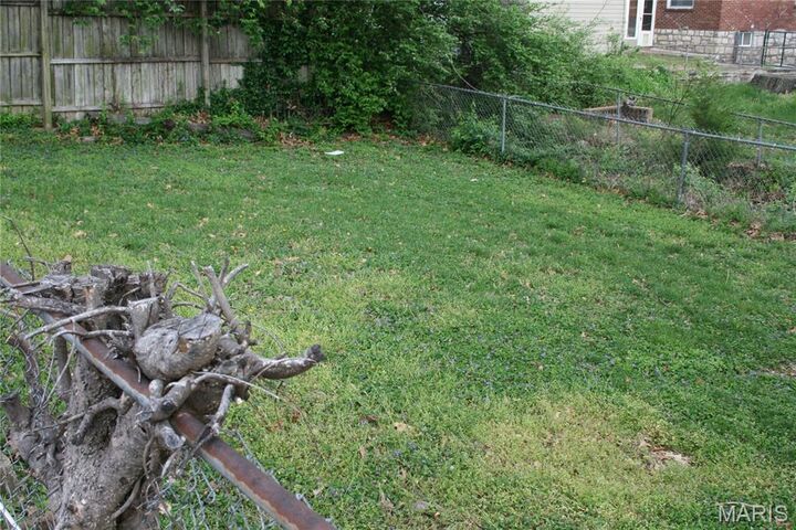 Property Photo:  515 Kingston Drive  MO 63125 