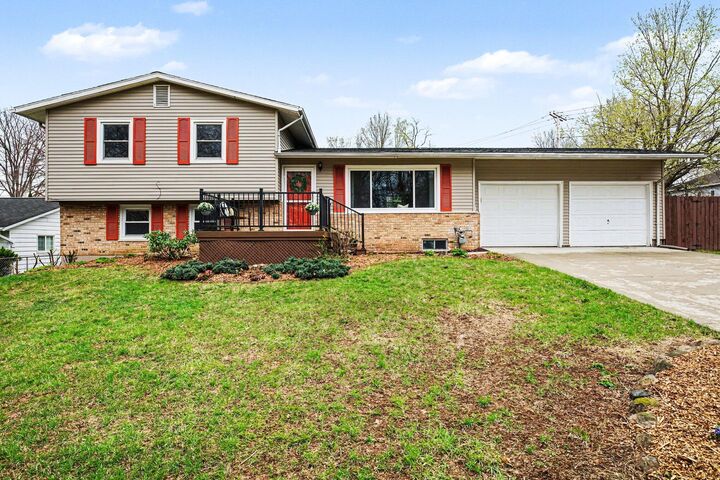 Property Photo: 102 Elizabeth Street MI 49107