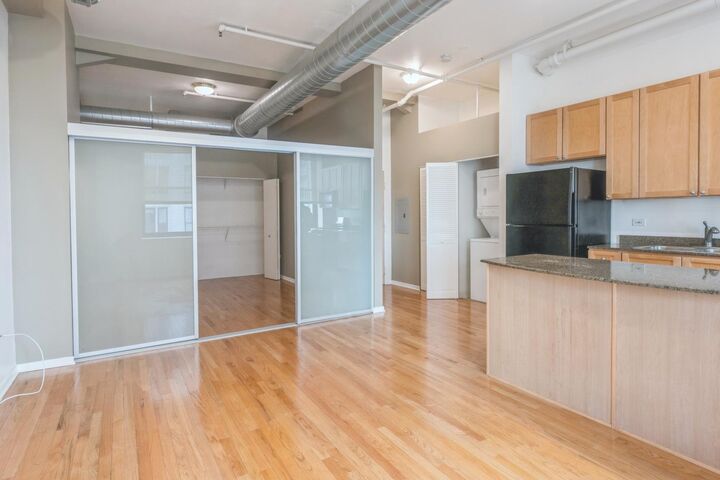 Property Photo: 6 E Monroe Street 601 IL 60603