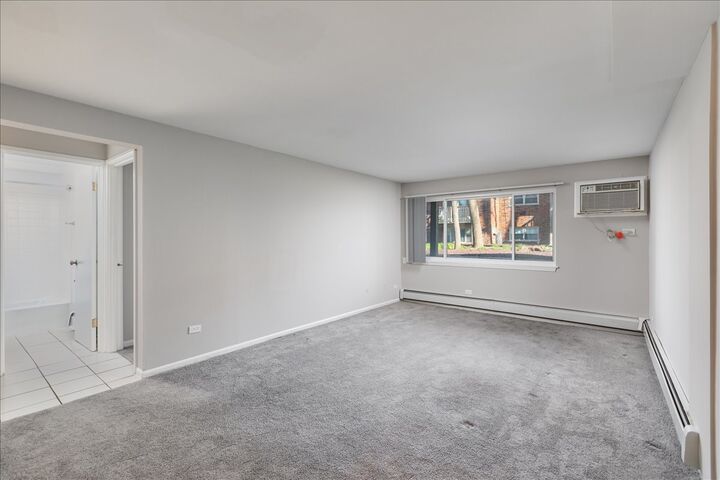 Property Photo: 5740 East Avenue 1C IL 60525