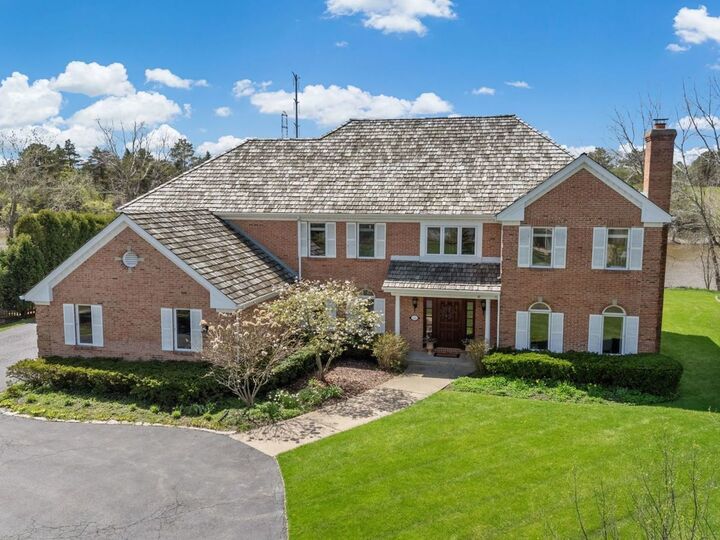 Property Photo:  