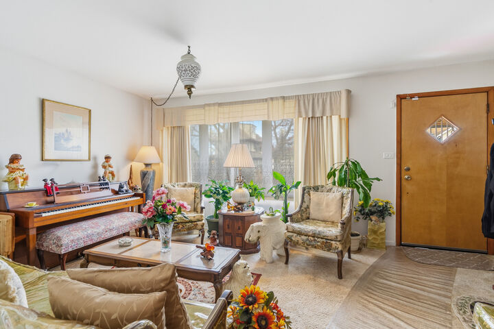 Property Photo:  624 S 17th Avenue  IL 60153 